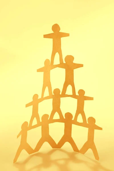 Human Team Pyramid Supporting Each Other — Stock Photo, Image