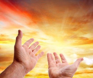 Gökyüzünde açık eller