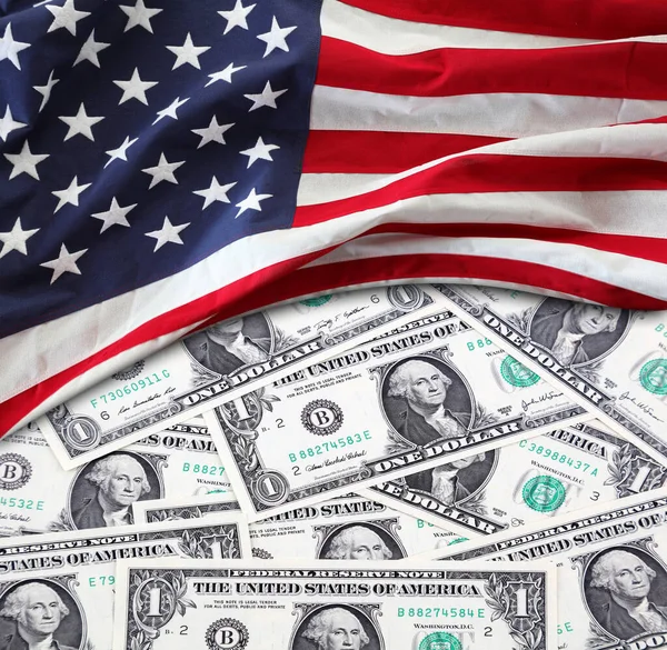 美国国旗和美国钞票 — 图库照片
