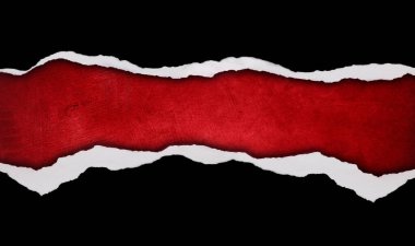Kırmızı arkaplanda yırtılan delik