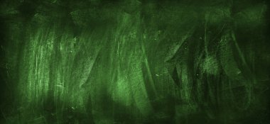 Yeşil karatahta arkaplanındaki tebeşir temizlendi