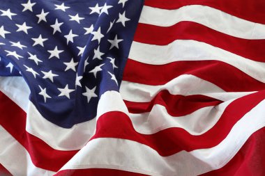 Dalgalanan Amerikan bayrağının yakın çekimi