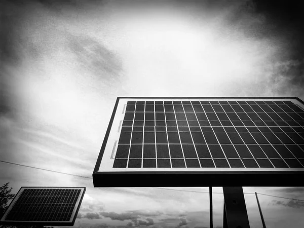 Две Новые Фотоэлектрические Солнечные Батареи — стоковое фото