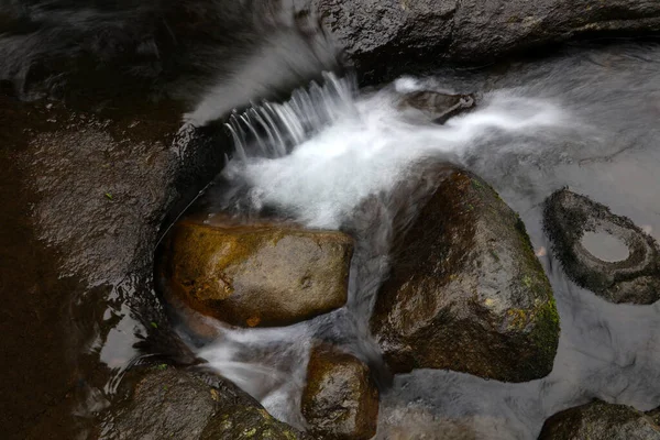 Water Flowing Rocks Stream — Stock Photo, Image