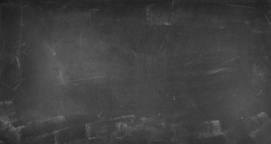 Tahta arka planda tebeşir temizlendi