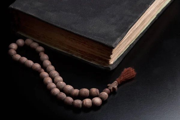 Old Book Church Rosary Black Background — Stock Photo, Image