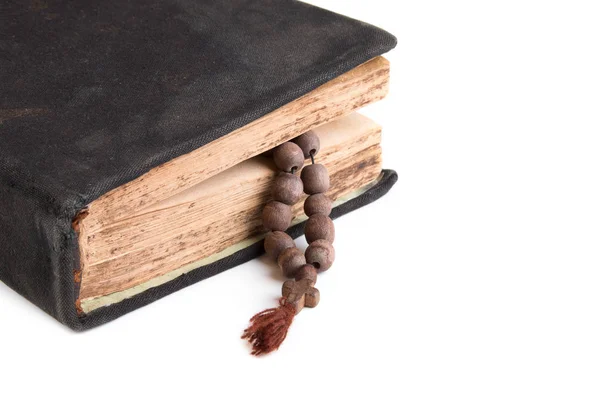 Священна Стара Книга Розарій Білому Тлі — стокове фото