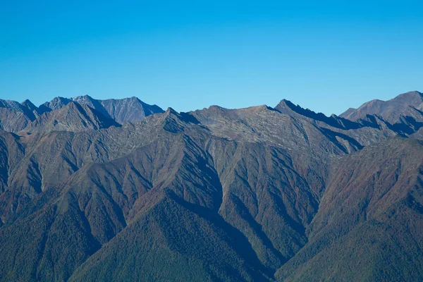 Berg vid horisonten地平線上に山々. — Stockfoto