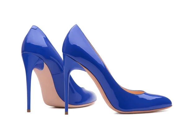Ένα ζευγάρι όμορφα μπλε παπούτσια με ψηλά τακούνια. — Φωτογραφία Αρχείου