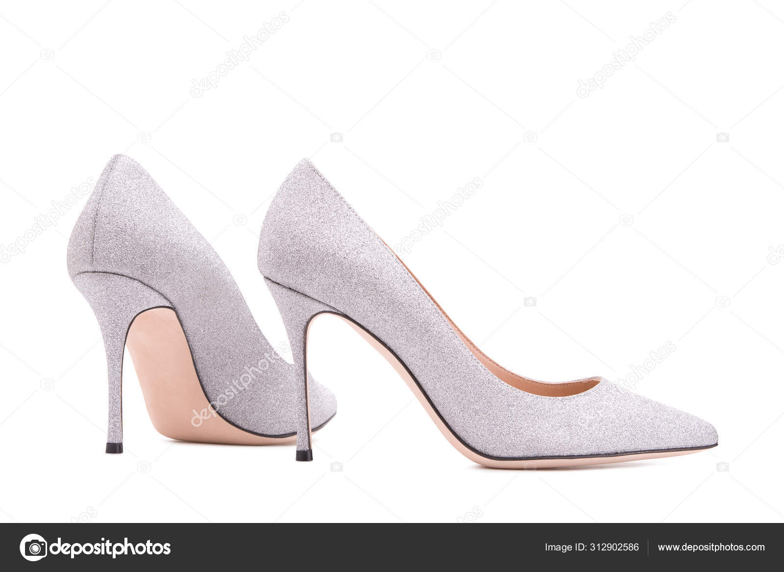 saltos altos prateados