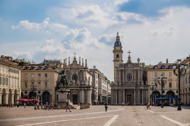 Piazza San Carlo kare ve Santa Cristina ve San Carlo Borromeo Torino, İtalya'nın eski şehir merkezinde ikiz kiliseleri