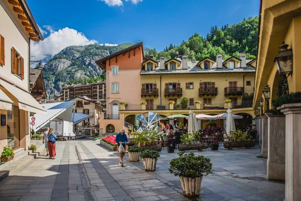Courmayeur Stad Norra Italien Och Ligger Intill Mont Blanc — Stockfoto