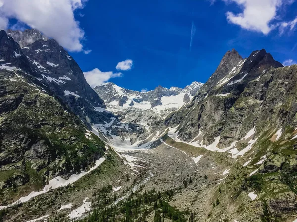 Prachtig Berglandschap Met Sneeuw — Stockfoto