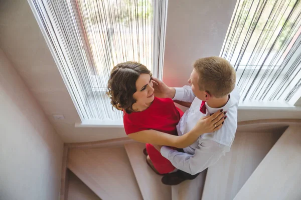 Beautiful Young Couple Love Posing Staircase — Stock Photo, Image