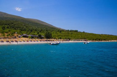 berrak mavi denizi kayalık Adriyatik kıyısı