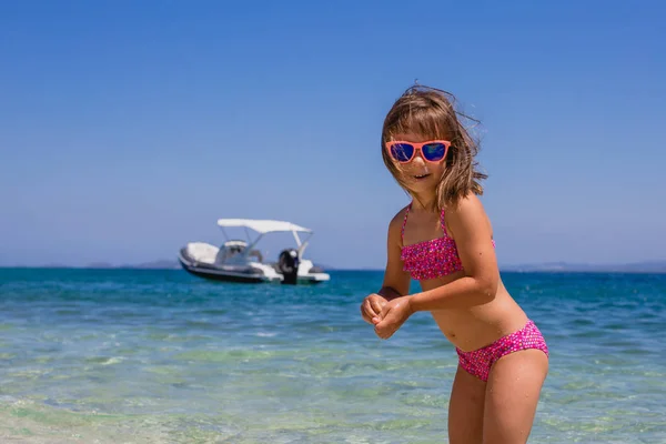 Cute Little Girl Plaży Morskiej — Zdjęcie stockowe