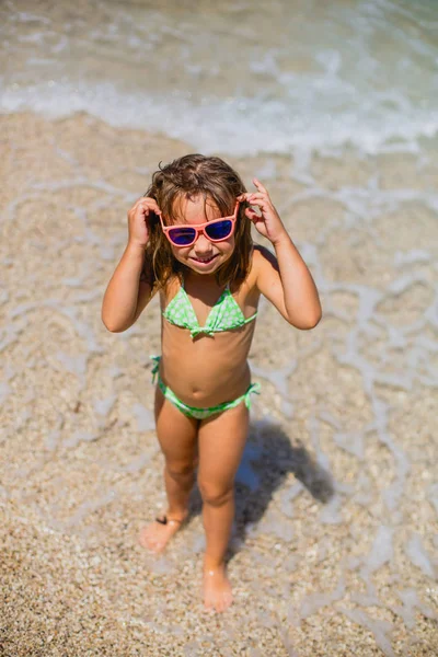 Nettes Kleines Mädchen Strand Des Meeres — Stockfoto