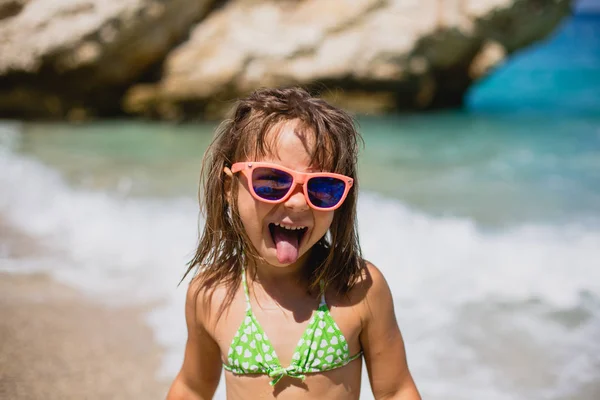 Cute Little Girl Plaży Morskiej — Zdjęcie stockowe