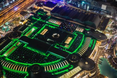 Dubai şehir merkezinde. Doğu, Birleşik Arap Emirlikleri mimarisi