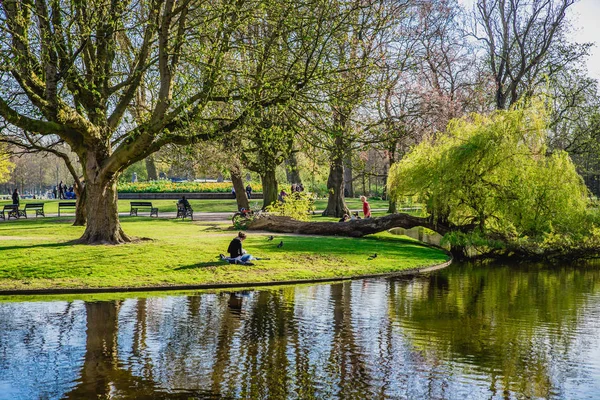 Vondel park - ünlü konum Amsterdam, Hollanda