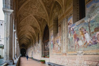 Napoli Santa Chiara Manastırı