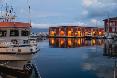 Liman, Napoli, İtalya