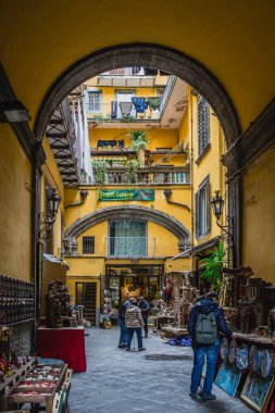 Market n Napoli, İtalya bahçesinde