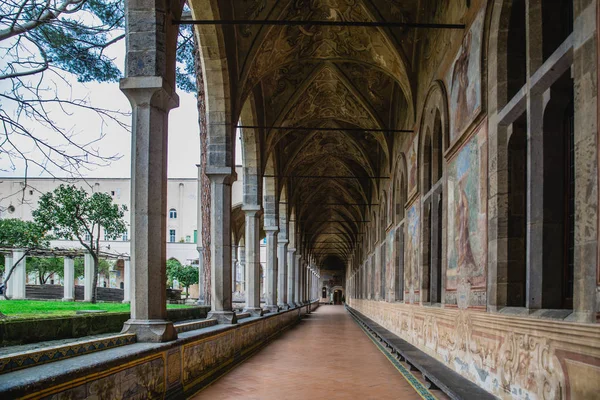 ナポリのサンタキアラ修道院 — ストック写真
