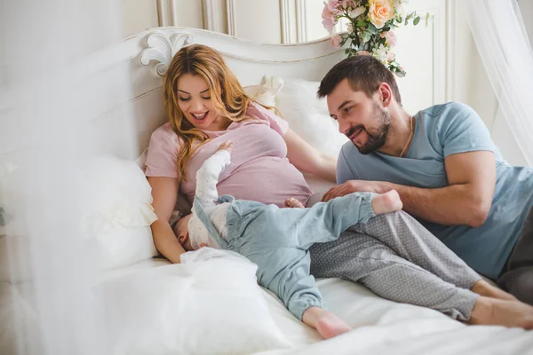 Young Happy Family Little Son — Stock Photo, Image