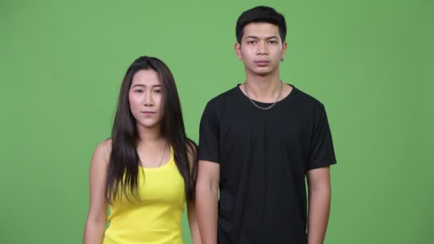 Joven pareja asiática juntos — Vídeos de Stock
