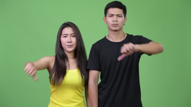 Studio Plan Jeune Couple Asiatique Ensemble Sur Chroma Key Avec — Video