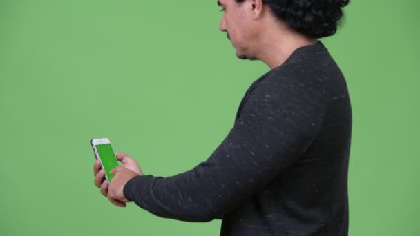 Schöner Mann mit Telefon — Stockvideo