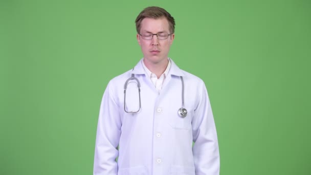 男性医師挨拶と握手を作る — ストック動画