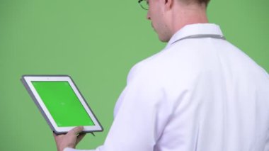 Adam doktor dijital Tablet Chroma anahtar yeşil ekran ile kullanma