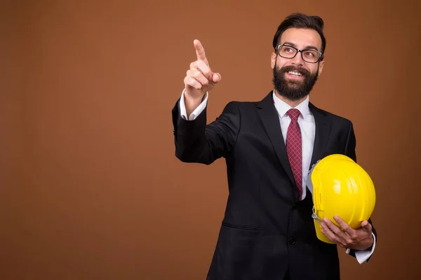 Estudio Plano Joven Guapo Barbudo Persa Hombre Negocios Con Hardhat — Foto de Stock