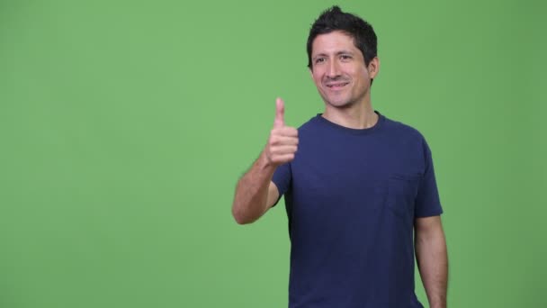 Spaanse man geven duimen omhoog — Stockvideo