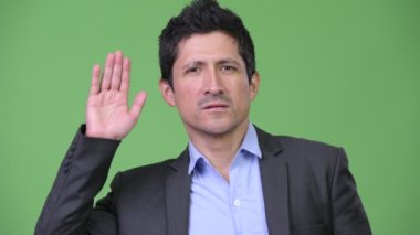 İspanyol işadamı dinlerken düşünüyorum