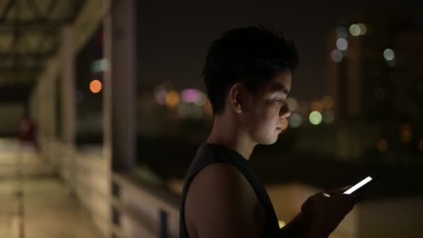泰国曼谷市年轻英俊的菲律宾男子肖像 — 图库视频影像