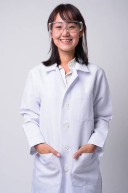 Koruyucu gözlük güzel Asyalı kadın doktor portresi
