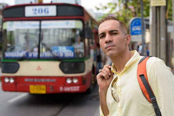 Красивий Перська туристичних людина вивчення міста Бангкок, Тайська — стокове фото