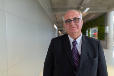 Ban Havaalanı uzanmanız kilolu üst düzey iş adamı