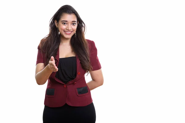 Joven mujer de negocios india feliz sonriendo mientras da apretón de manos —  Fotos de Stock