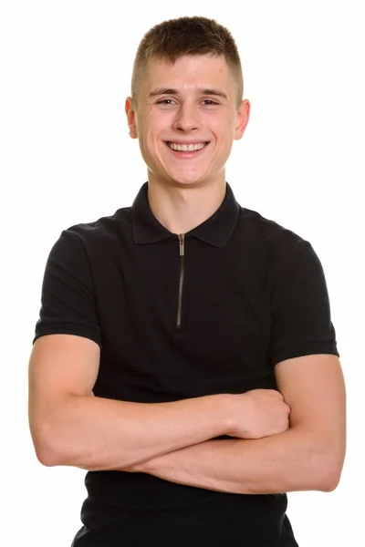 Joven hombre caucásico feliz sonriendo con los brazos cruzados —  Fotos de Stock