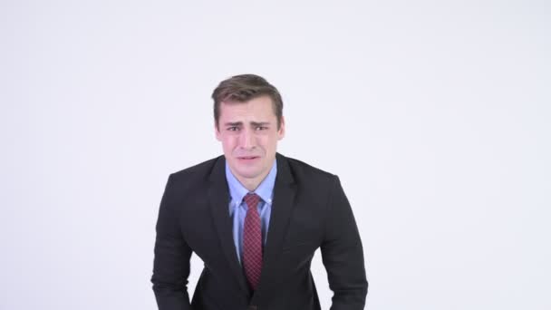 Young benadrukt zakenman krijgen slecht nieuws — Stockvideo