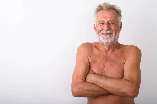 Studio colpo di felice anziano barbuto uomo sorridente senza maglietta — Foto Stock