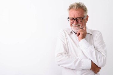 Üzgün üst düzey sakallı adam ile ağlayarak süre düşünme stüdyo çekim