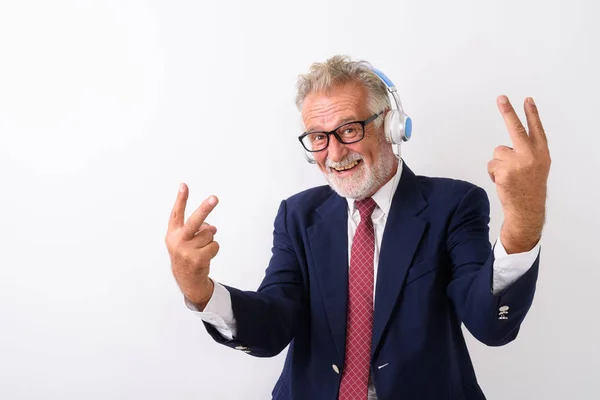 Studio colpo di felice anziano barbuto uomo d'affari sorridente e posi — Foto Stock