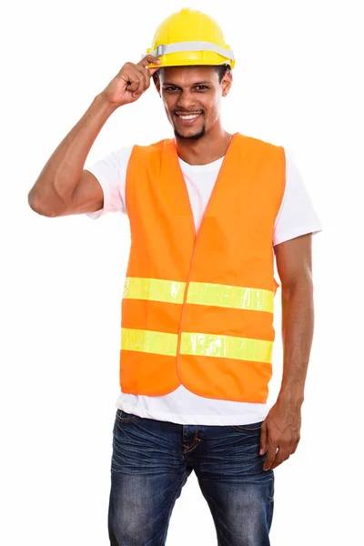 Jovem homem africano feliz trabalhador da construção sorrindo enquanto Holdin — Fotografia de Stock