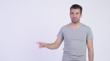 Mutlu İspanyol delikanlı ise yukarı dönük düşünme