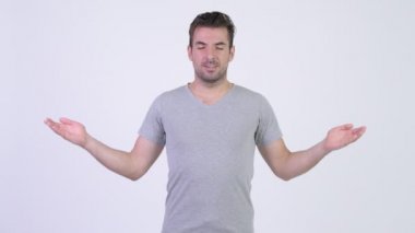 Delikanlı mutlu İspanyol gözleri kapalı rahatlatıcı